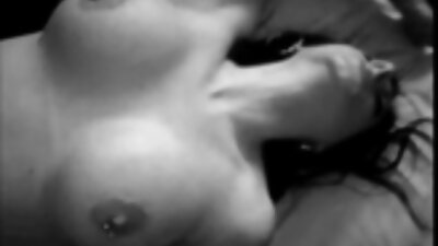 సరదాగా డ్రెస్ చేసుకోండి - చాలా వేడిగా ఫైర్ అలారం మోగింది